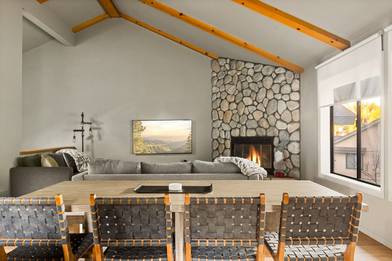 Romero House + Moonridge 2BR Ski Oasis + Prime Location vacation rental